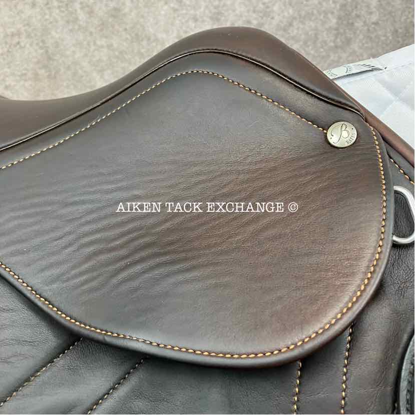 **SOLD** 2018 Bates Advanta Monoflap Eventing Jump Saddle, 17" Seat, Adjustable Tree - Changeable Gullet, Wool Flocked Panels