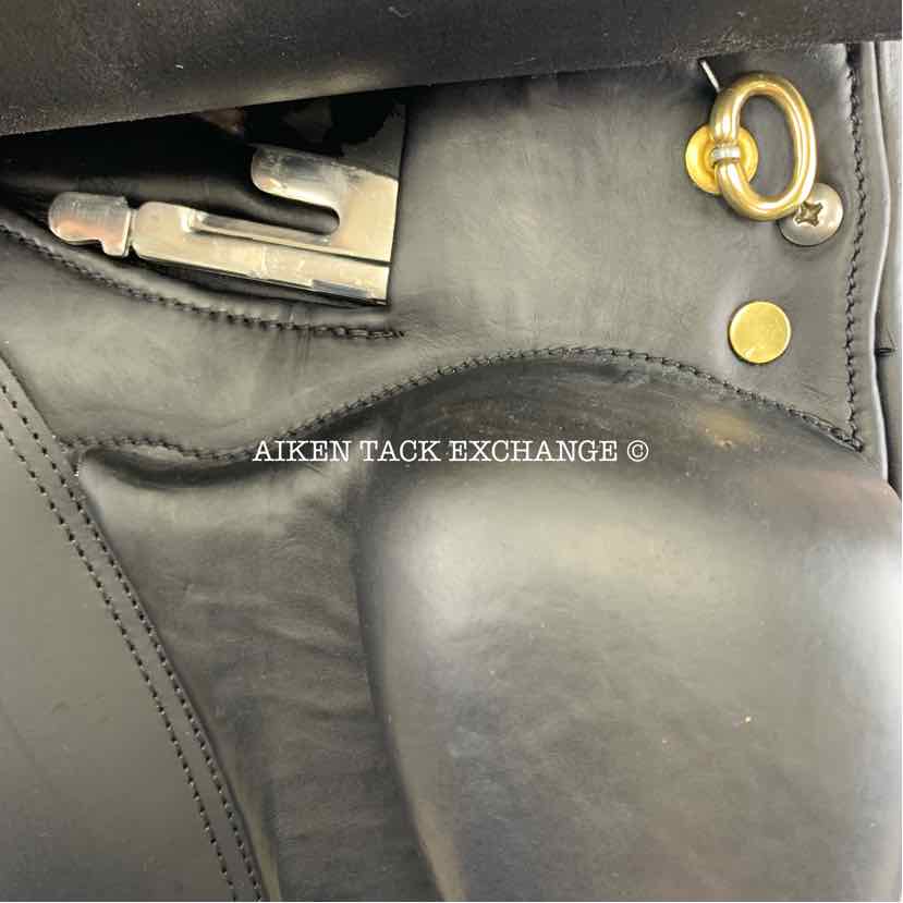 **SOLD** 2023 Zaldi New Generation London Dressage Saddle, 17.5" Seat, Adjustable Tree - Changeable Gullet, Wool Flocked Panels