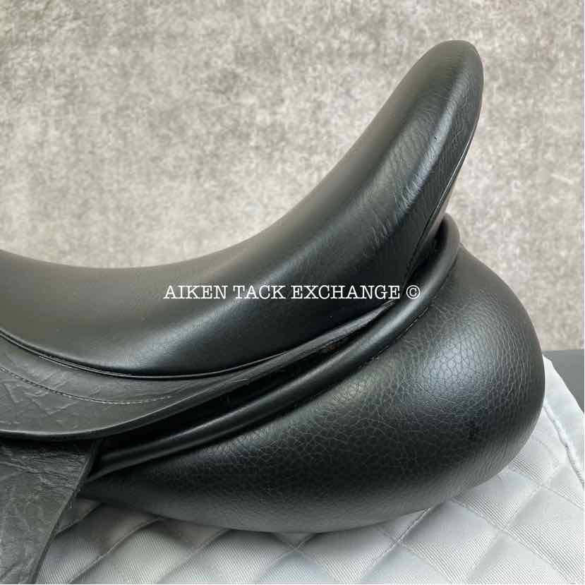 2011 County Fusion Dressage Saddle, 18" Seat, Medium Tree, Wool Flocked Panels