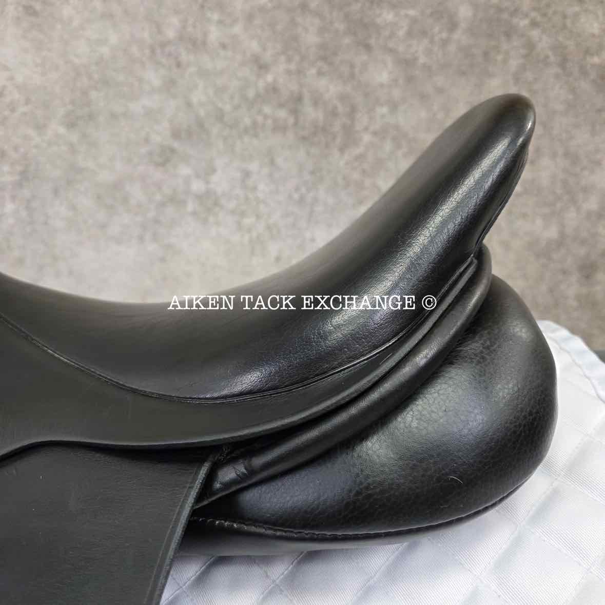 Anky Dressage Saddle, 17" Seat, Medium Wide Tree, Wool Flocked Panels