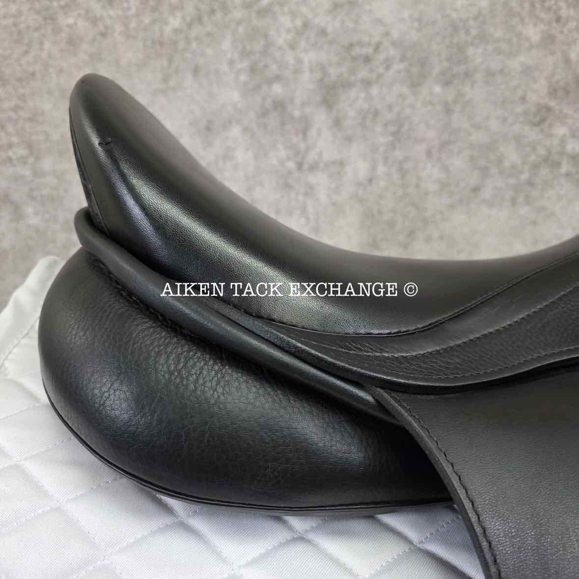 **SOLD** 2023 Passier Evo-D Monoflap Dressage Saddle, 17.5" Seat, Medium Wide Tree, Wool Flocked Panels