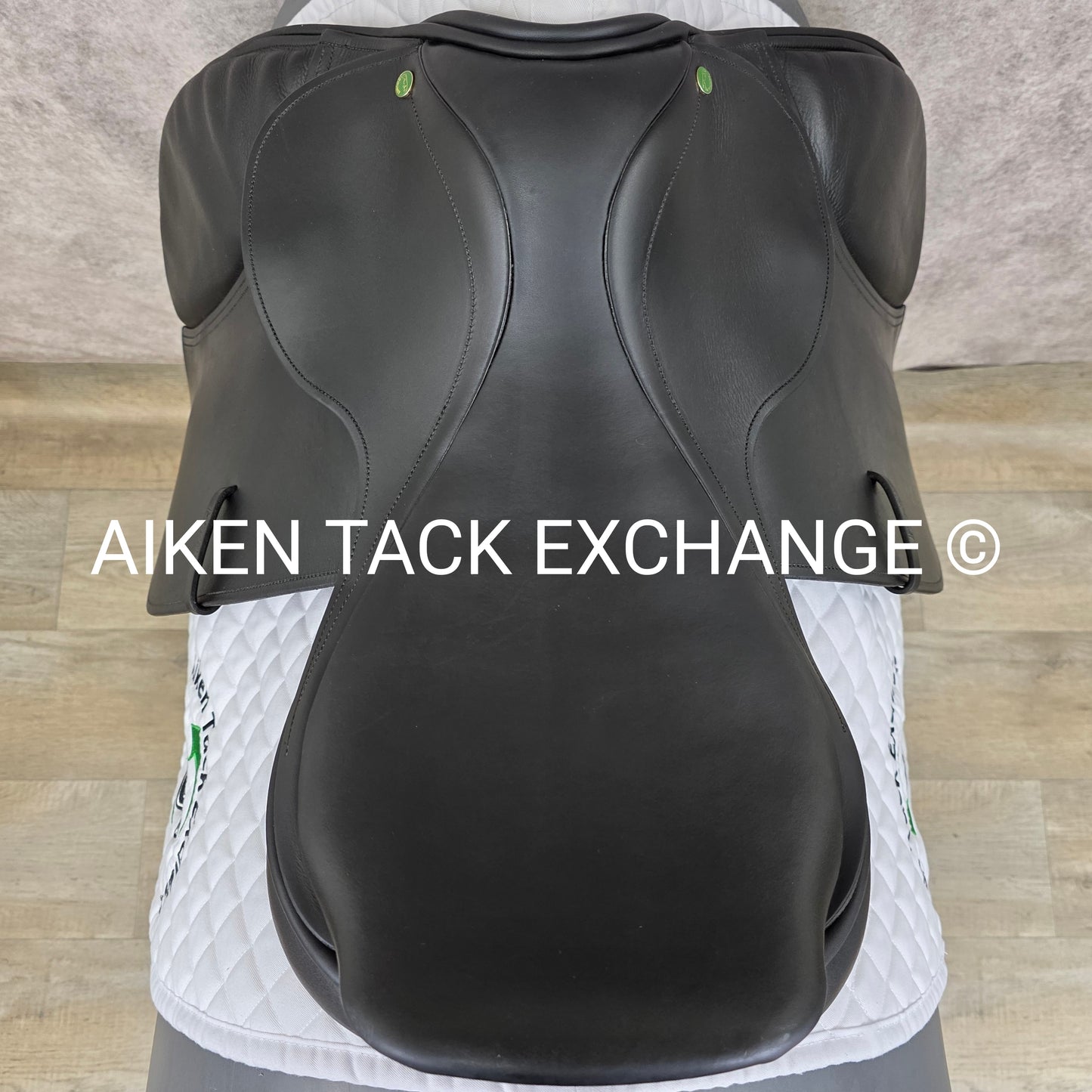 **SOLD** 2007 County Pro-Fit Close Contact Jump Saddle, 17.5" Seat, Medium Tree, Wool Flocked Panels
