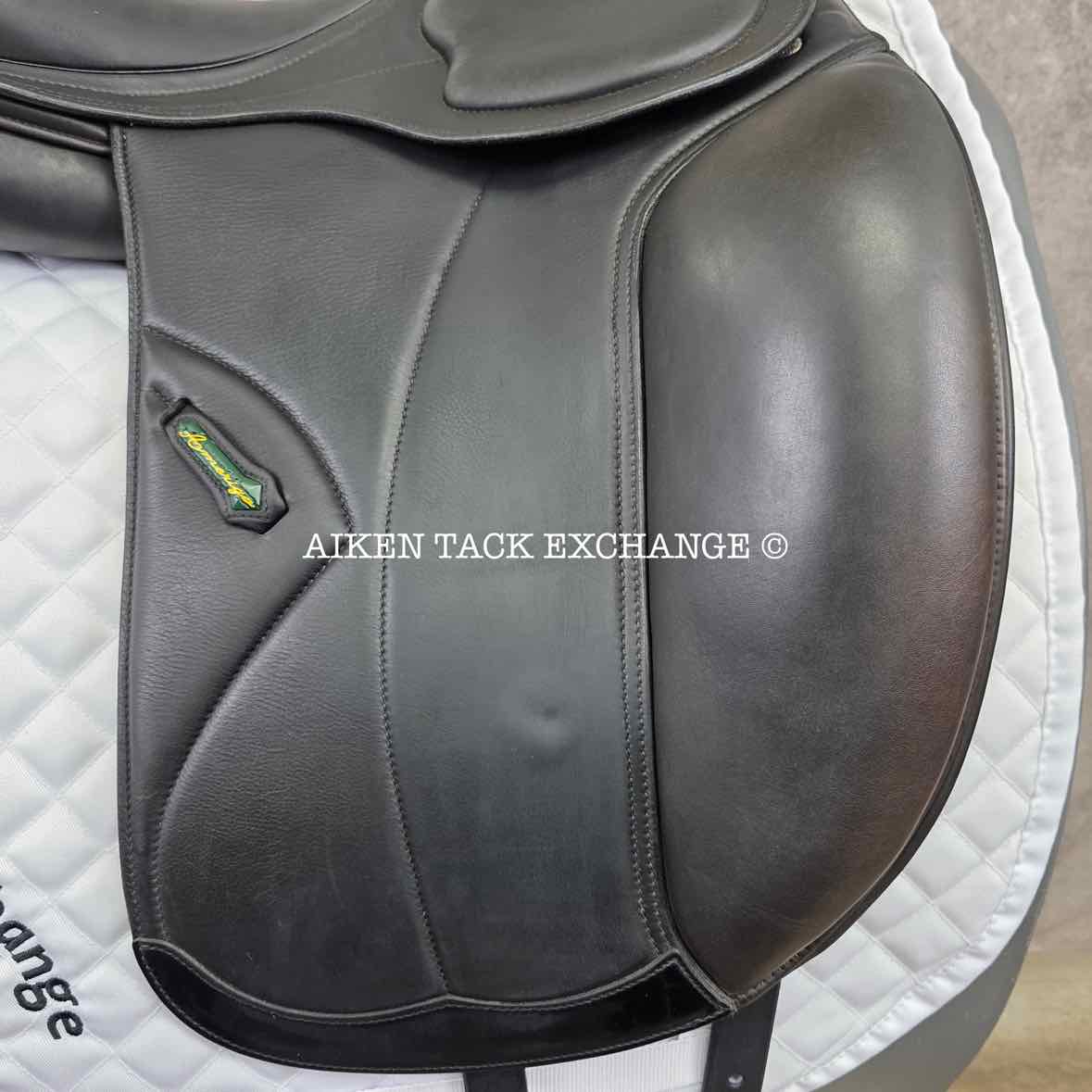 2015 Amerigo Pinerolo Classic Dressage Saddle, 17" Seat, MW/W Tree, Wool Flocked Panels