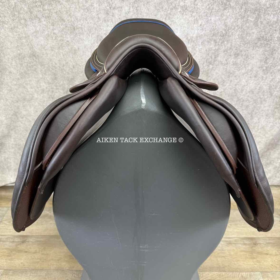 2019 CWD SE32 2GS Mademoiselle Close Contact Jump Saddle, 17" Seat - S1, 3L Flap, Dynamick Flex Tree - Medium, Full Buffalo Leather