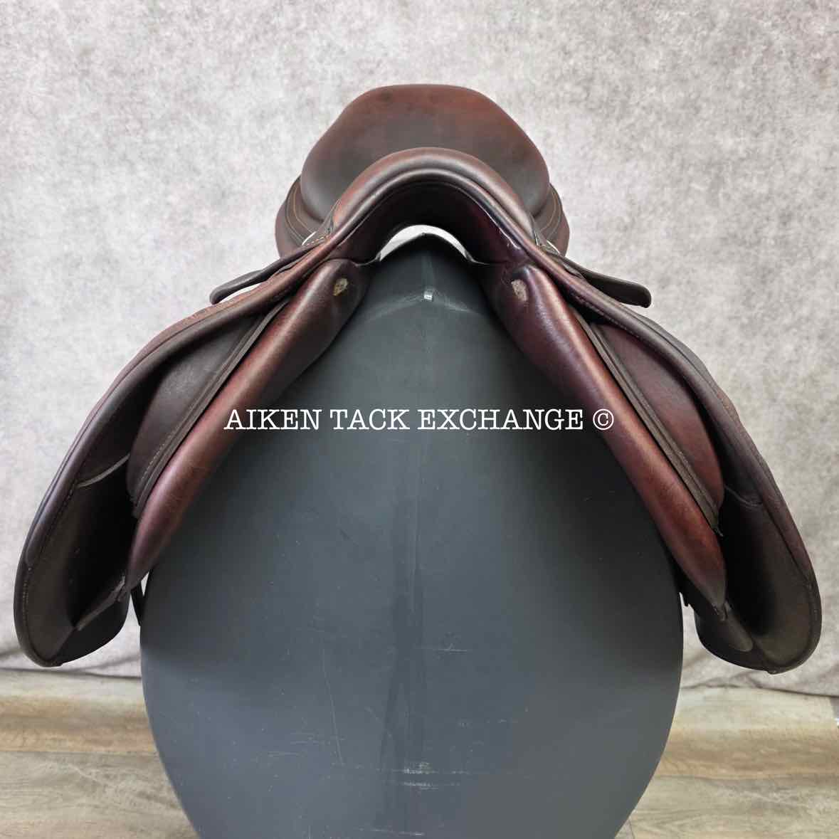 2016 CWD SE03 Close Contact Jump Saddle, 17" Seat, 2L Flap, Medium Wide Tree, Foam Panels