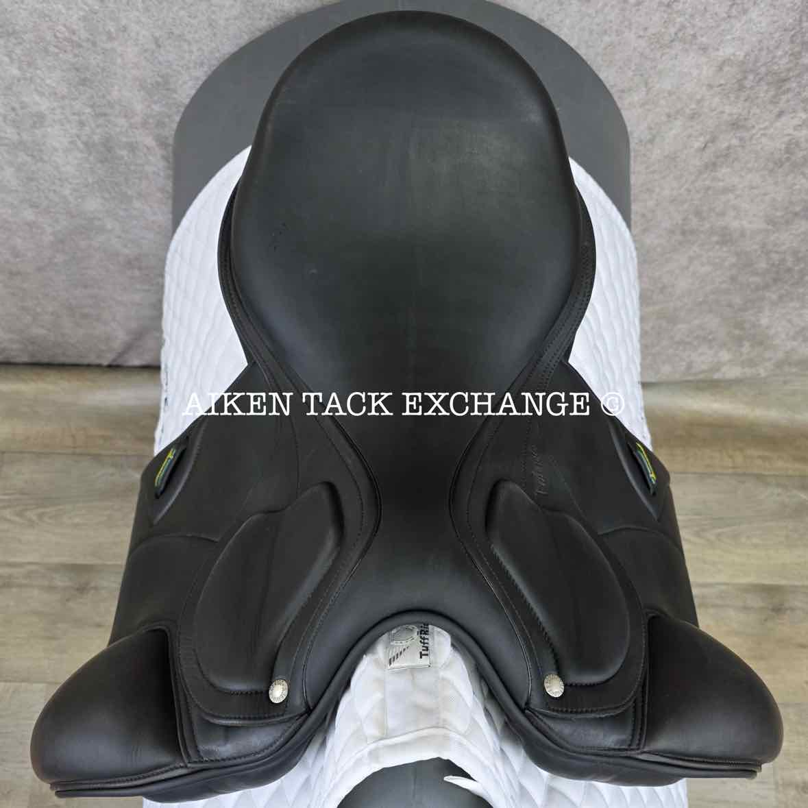 2015 Amerigo Pinerolo Classic Dressage Saddle, 17" Seat, MW/W Tree, Wool Flocked Panels