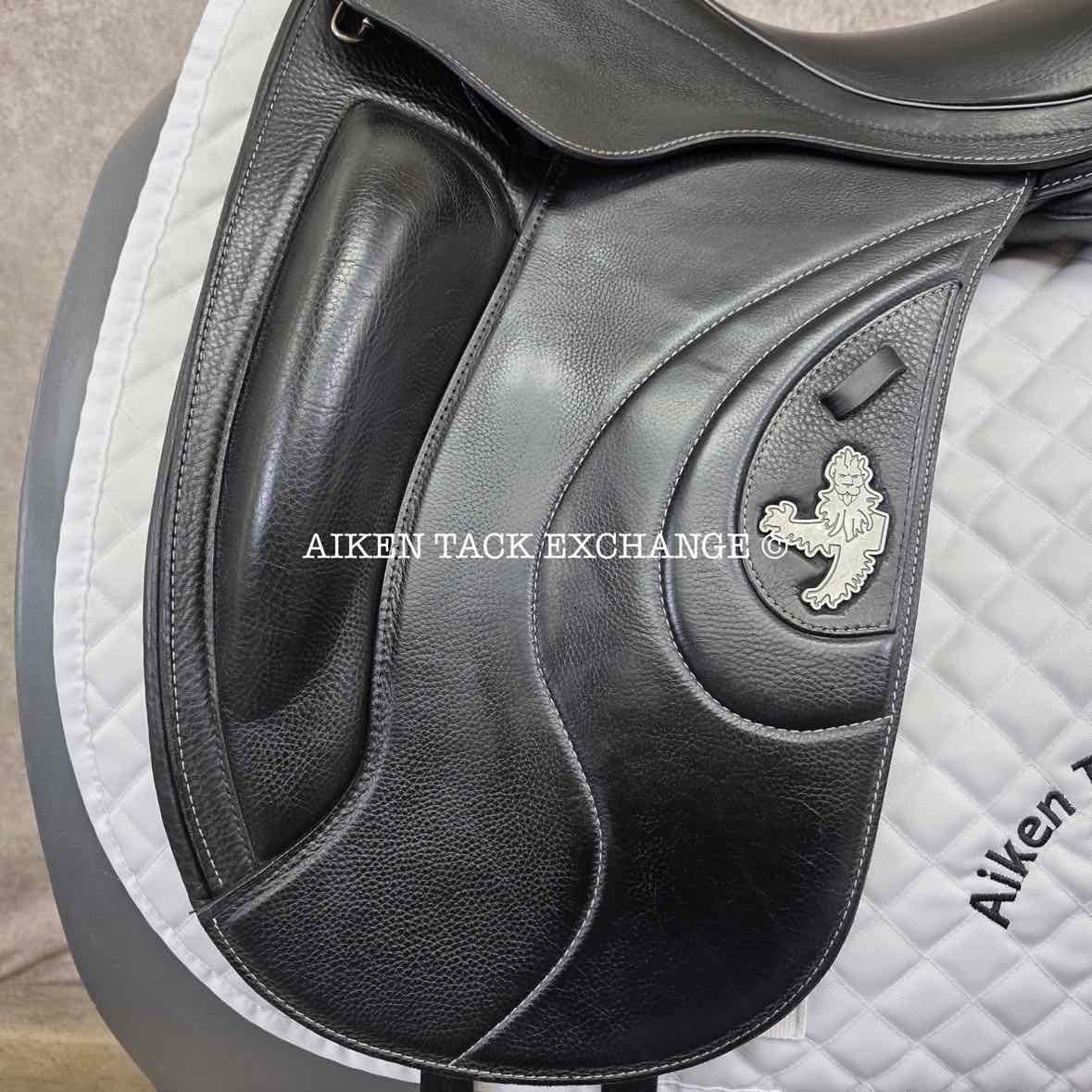 2020 Fairfax World Class Monoflap Dressage Saddle, 18" Seat, Adjustable Tree - Changeable Gullet, Wool Flocked Panels