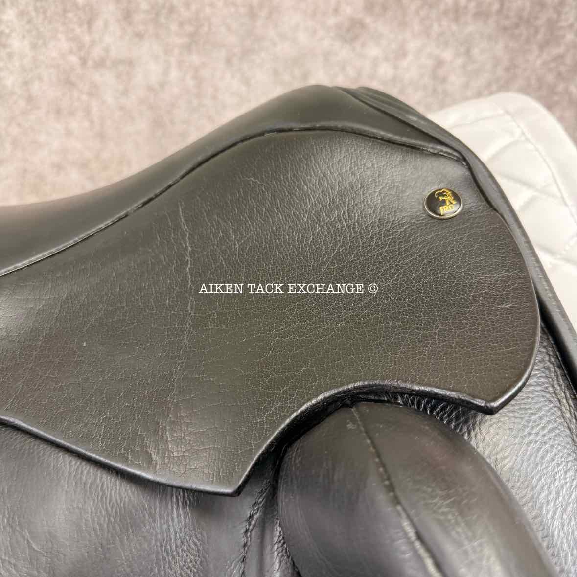 **SOLD** JRD Monoflap Dressage Saddle, 18" Seat, Short Flap, XW Tree, Wool Flocked Panels