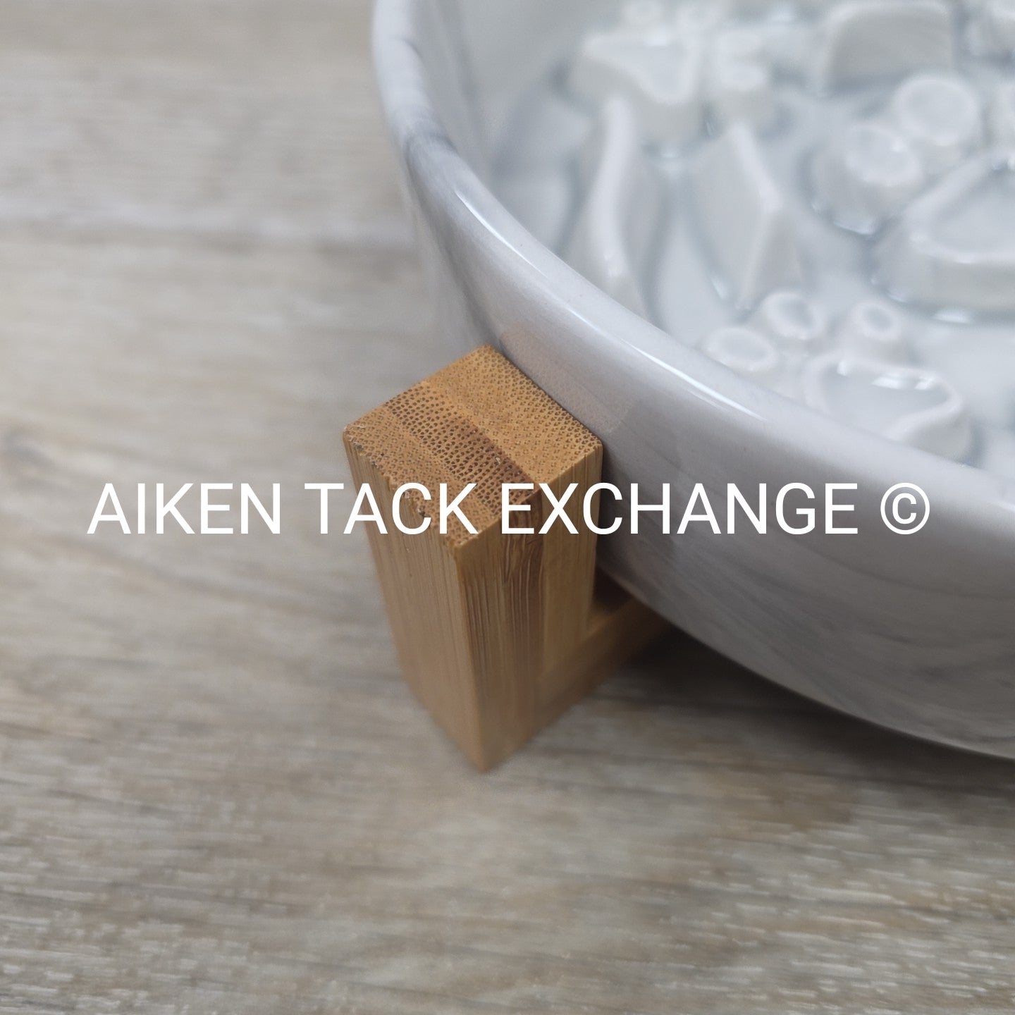 Elevated Ceramic Pet Feeder