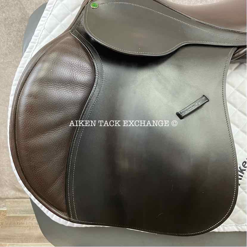 2012 County Conquest Jump Saddle, 18" Seat, Extra Wide Tree, Wool Flocked Panels