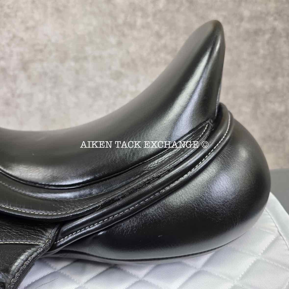 Fairfax Elias Monoflap Dressage Saddle, 18" Seat, Adjustable Tree - Changeable Gullet, Wool Flocked Panels