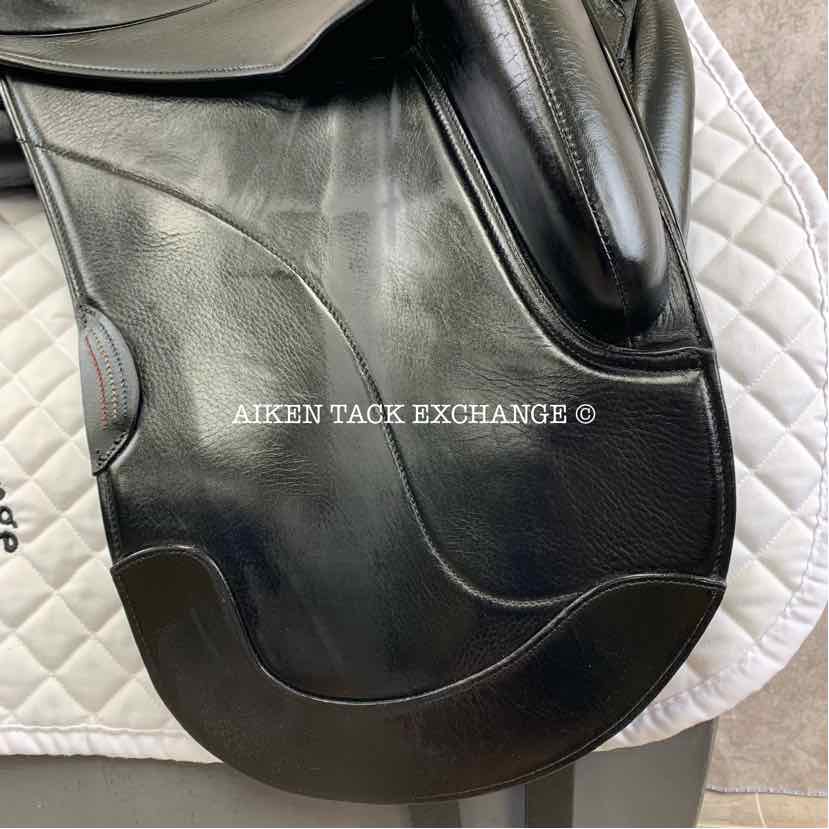 **SOLD** 2020 Tota Freedom PRO 2 Monoflap Dressage Saddle, 19" Seat, Adjustable Tree, Wool Flocked Panels