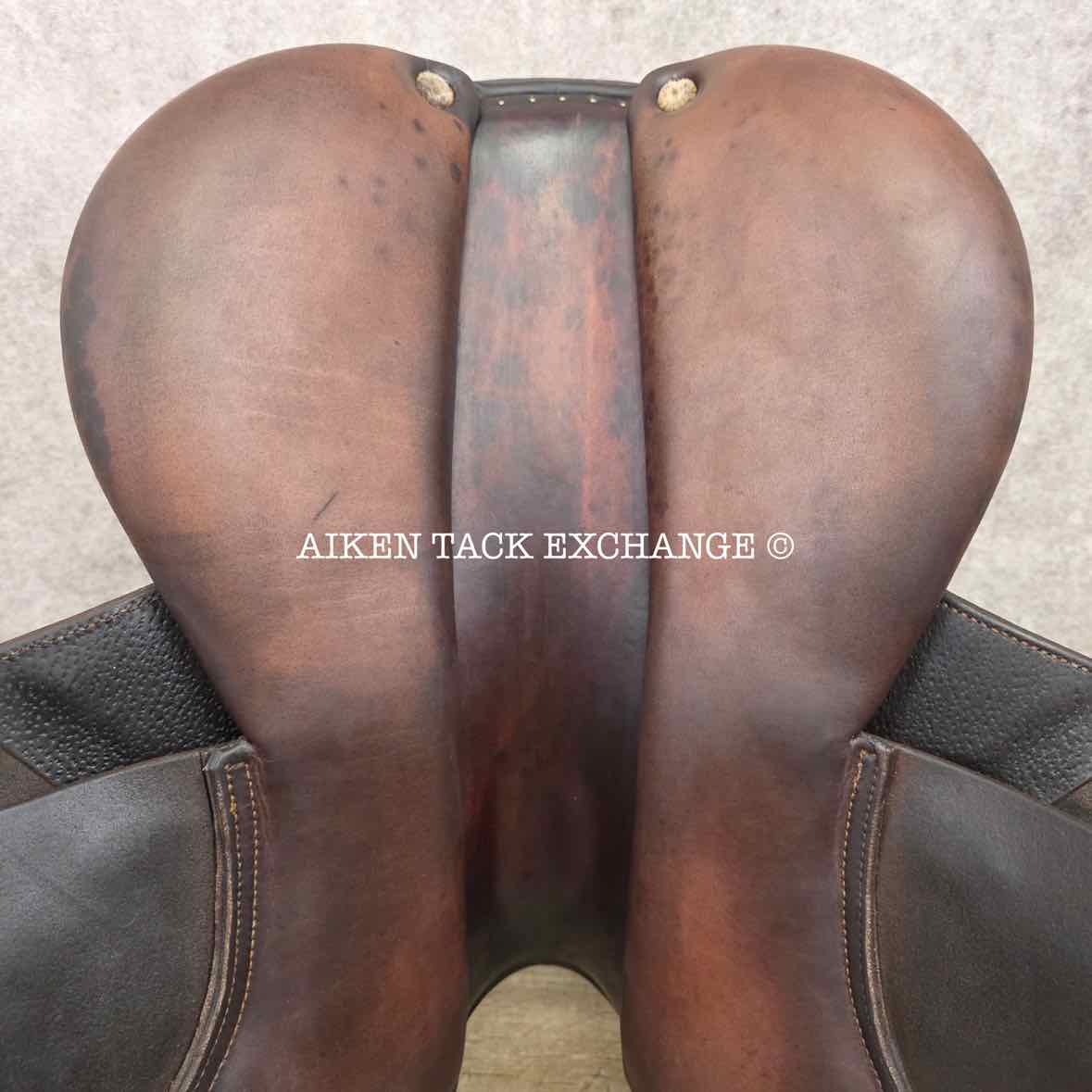 2006 CWD SE02 Close Contact Jump Saddle, 17.5" Seat, 4C Flap, Medium Tree, Foam Panels