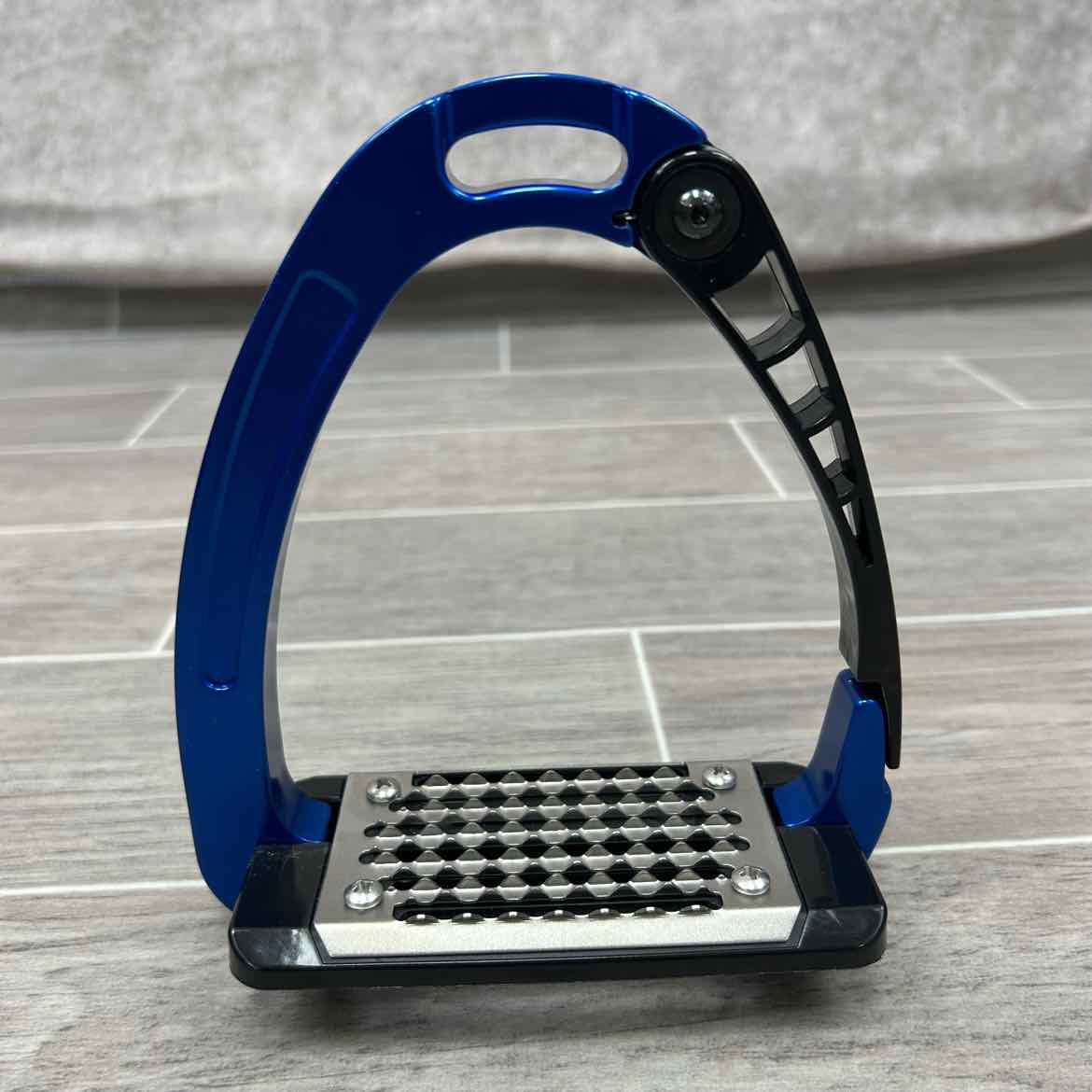 Acavallo Arena Alupro Stirrups, 4.75"