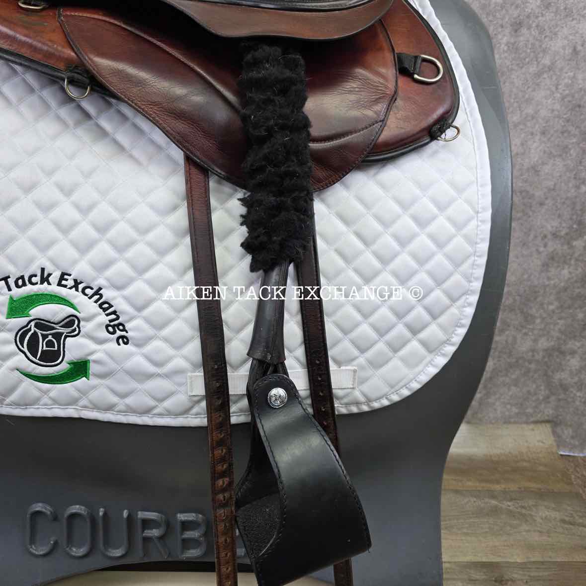 Freeform Lightweight Treeless Endurance Saddle, 17" Seat