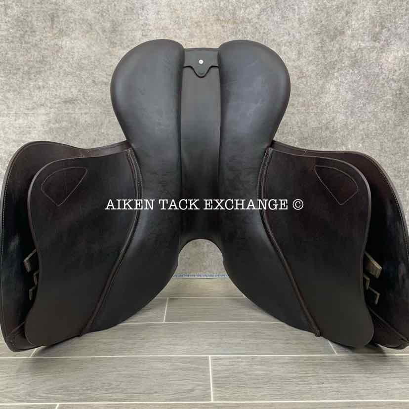 2021 CWD SE03 Close Contact Jump Saddle, 17.5" Seat, 3L Flap, Medium Tree, Foam Panels