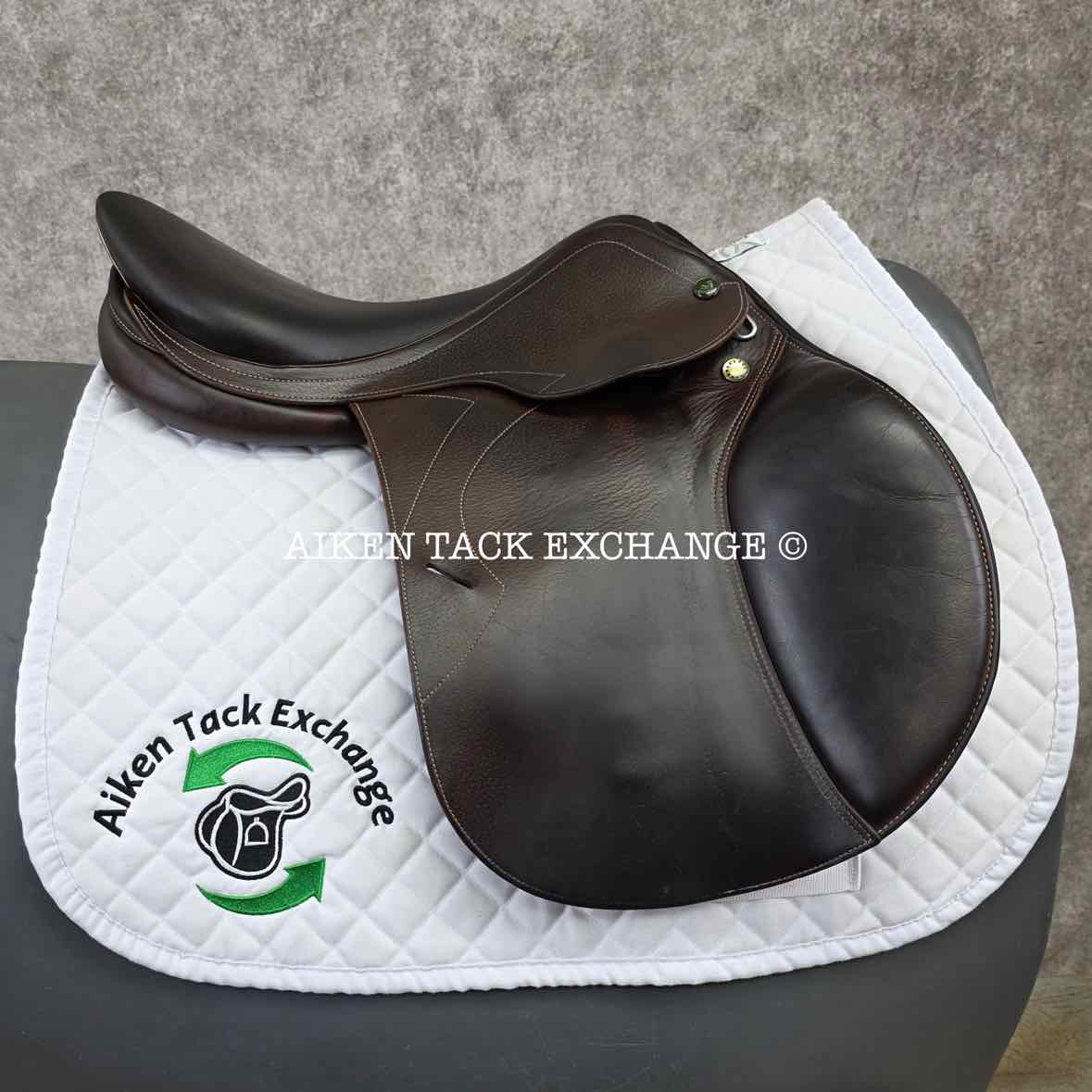 **On Trial** 2006 Prestige Red Fox Royal Close Contact Jump Saddle, 17" Seat, 33 Tree - Medium Tree, Foam Panels