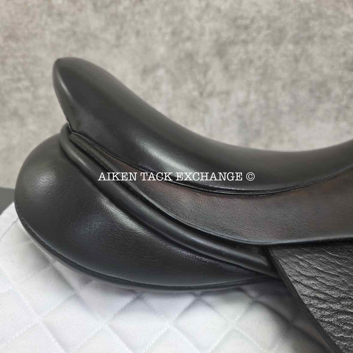 **SOLD** 2009 Black Country Ricochet Jump Saddle, 17" Seat, Medium Wide Tree, Wool Flocked Panels