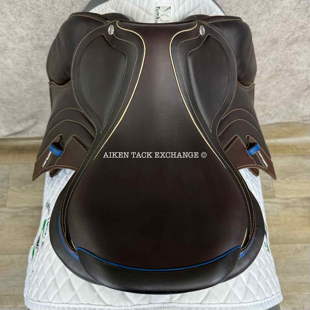 2019 CWD SE32 2GS Mademoiselle Close Contact Jump Saddle, 17" Seat - S1, 3L Flap, Dynamick Flex Tree - Medium, Full Buffalo Leather