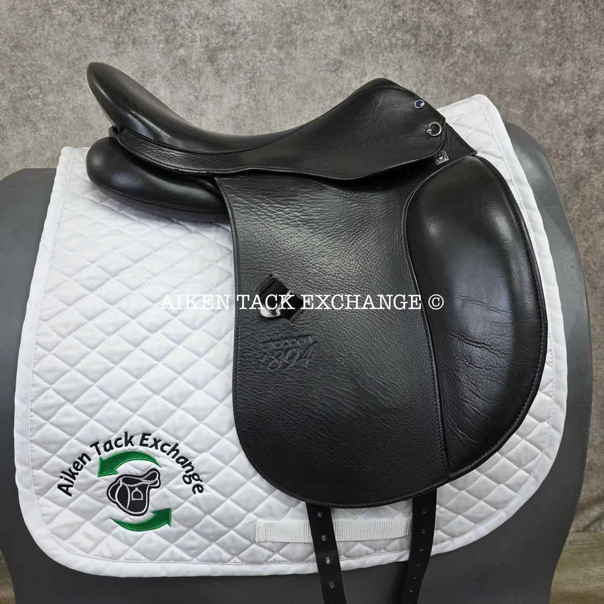 **SOLD** 2019 Stubben 1894 Dressage Saddle, 18" Seat, 30cm Tree - M/MW, Wool Flocked Panels