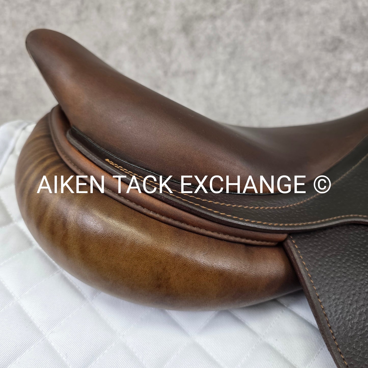 **SOLD** 2012 CWD SE02 Close Contact Jump Saddle, 16.5" Seat, 2L Flap, Medium Tree, Foam Panels