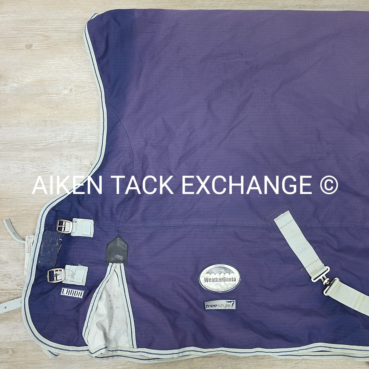 Weatherbeeta Landa High Neck Medium Weight Turnout Blanket, Size 81"