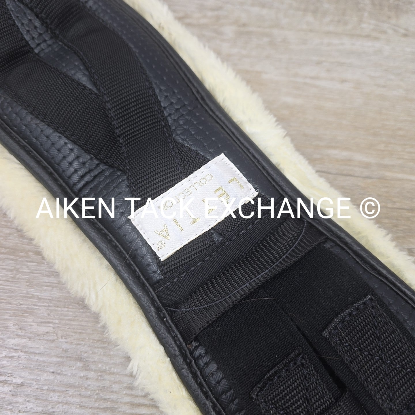 Lettia Memory Foam Sherpa Fleece Clik Dressage Girth, Black, 22"