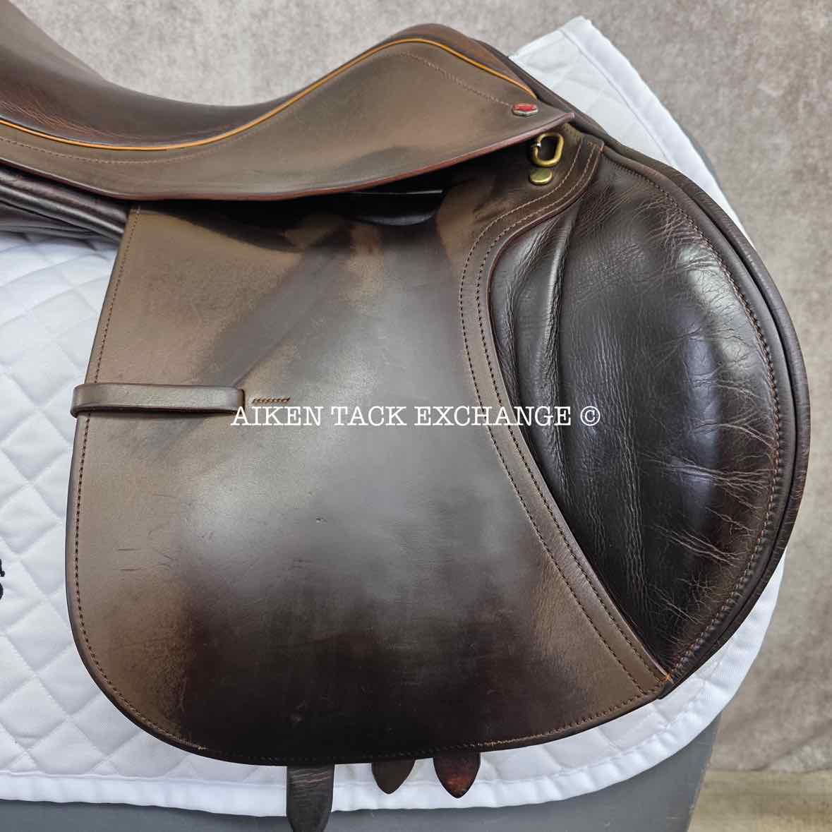 **SOLD** Albion Kontrol Jump Saddle, 18" Seat, Medium Wide Tree, Wool Flocked Panels