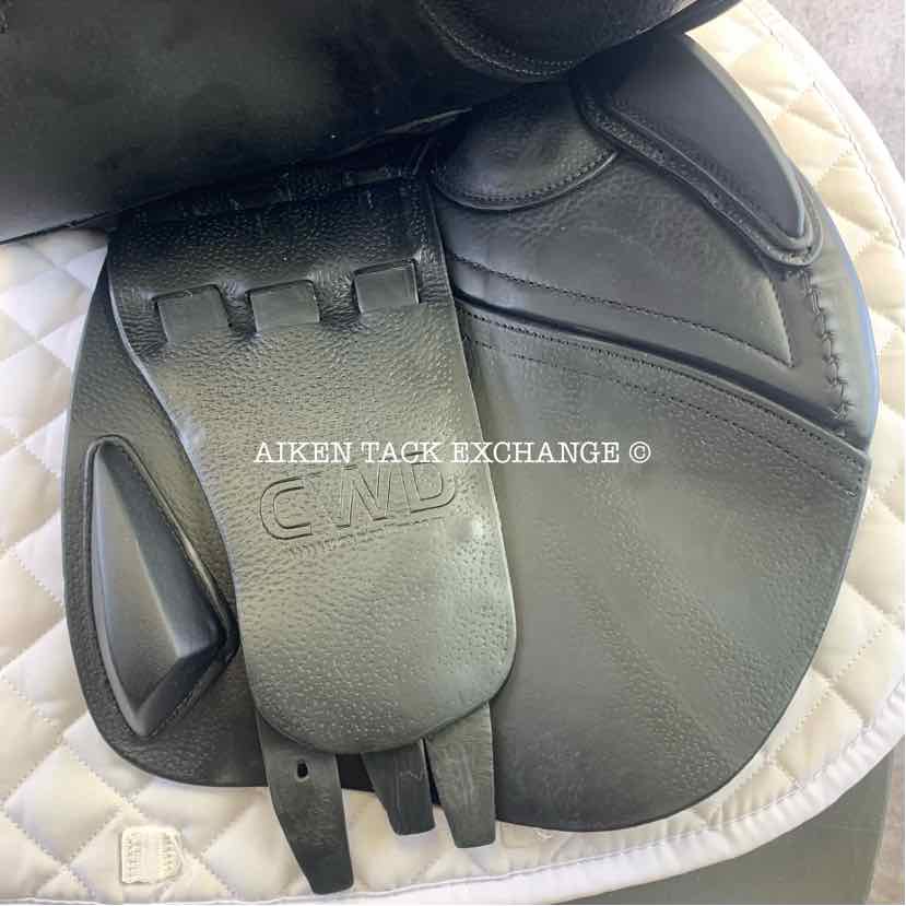 2014 CWD SE02 Close Contact Jump Saddle, 17" Seat, 2L Flap, Medium Wide Tree, Foam Panels