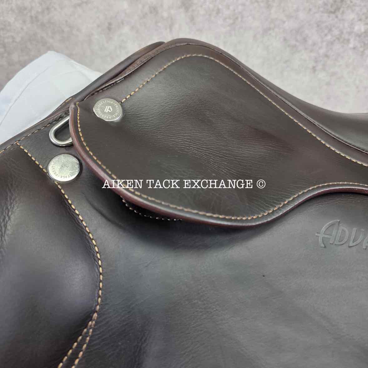 **SOLD** 2023 Prestige X-Advanced K Monoflap Jump Saddle, 18" Seat, 35 Tree - MW/W, Wool Flocked Panels
