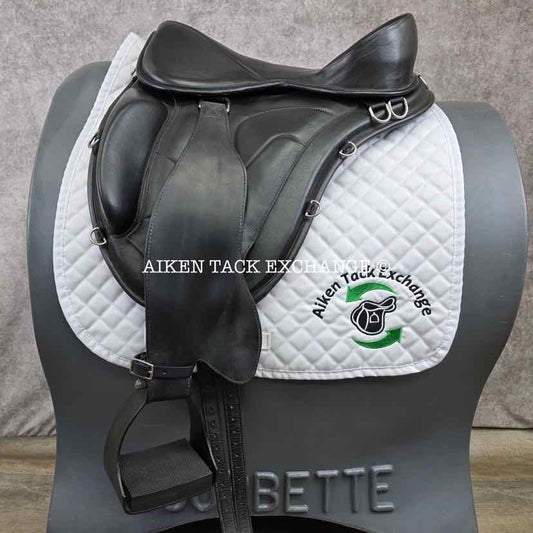 **SOLD** Freeform Lightweight Treeless Classic Trail Endurance Saddle, 17" Seat