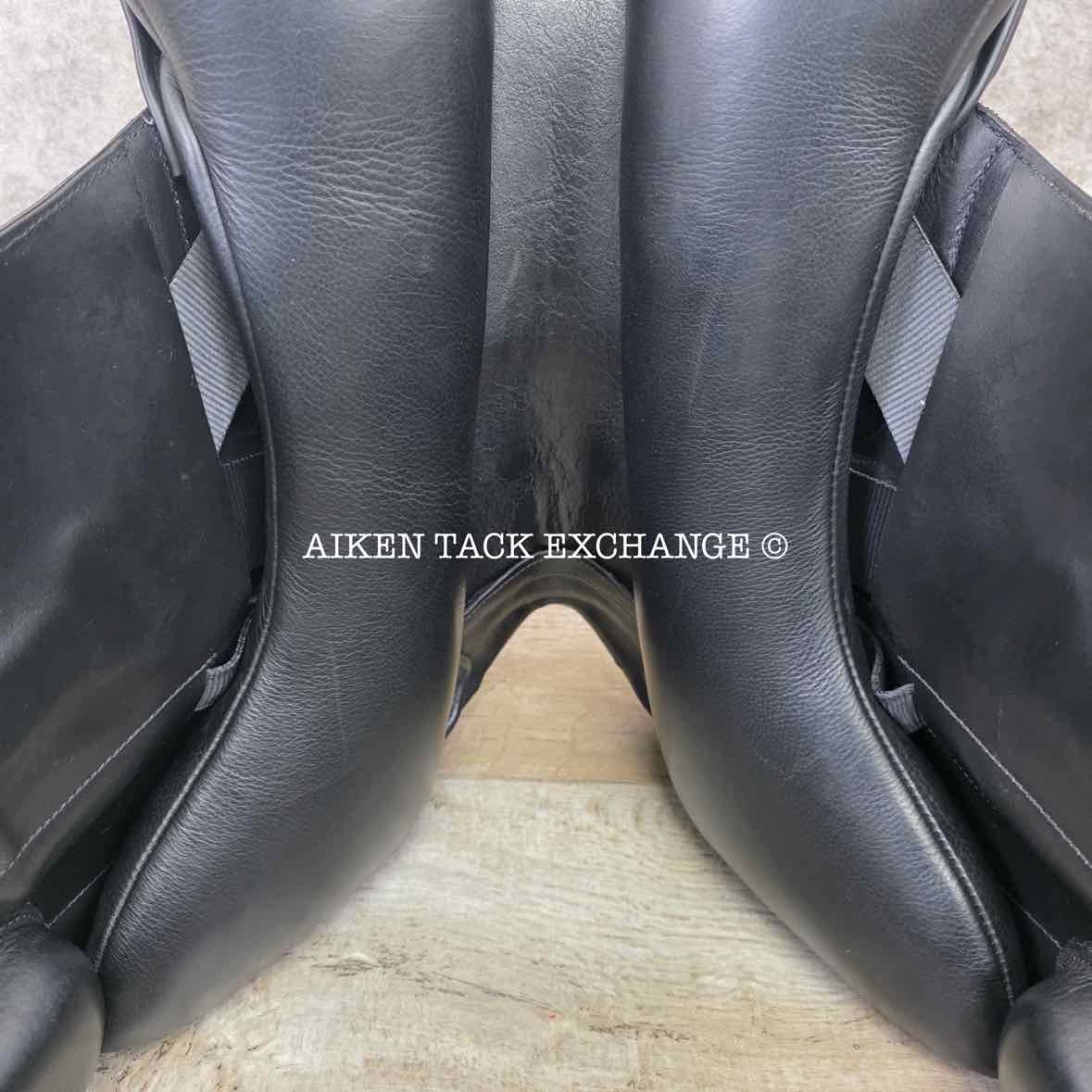 Fairfax Elias Monoflap Dressage Saddle, 18" Seat, Adjustable Tree - Changeable Gullet, Wool Flocked Panels