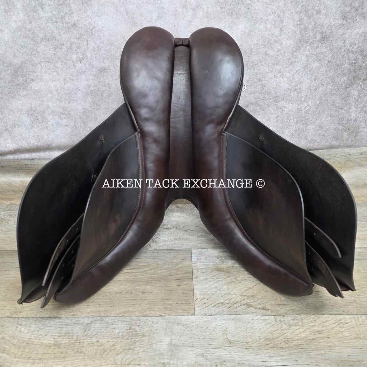 Ainsley Chester Jump Saddle, 17" Seat, Forward Flap, Medium Tree, Wool Flocked Panels