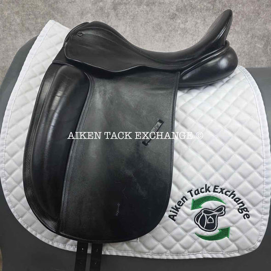 2005 County Fusion Dressage Saddle, 17.5" Seat, Medium Tree, Wool Flocked Panels