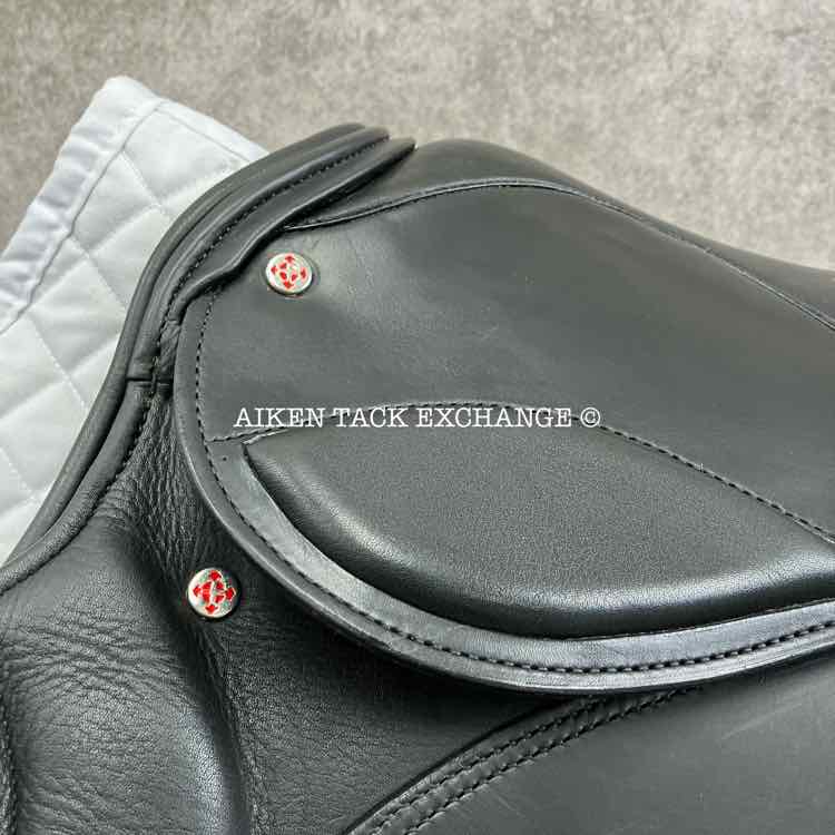 Courbette Lemetex Aristokrat Jump Saddle, 17" Seat, Medium Wide Tree, Wool Flocked Panels