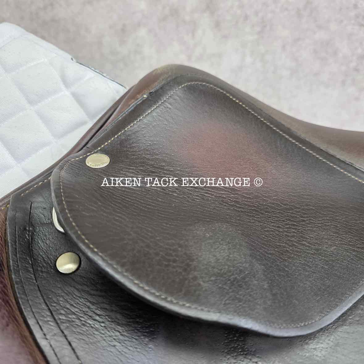 2003 Devoucoux Socoa Jump Saddle, 17" Seat, 2 Flap, Medium Wide Tree, Wool Flocked Panels