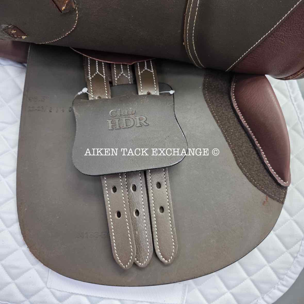 **SOLD** HDR - Henri de Rivel Club Close Contact Plus Saddle, 16.5" Seat, Adjustable Tree - IGP Changeable Gullet, Foam Panels