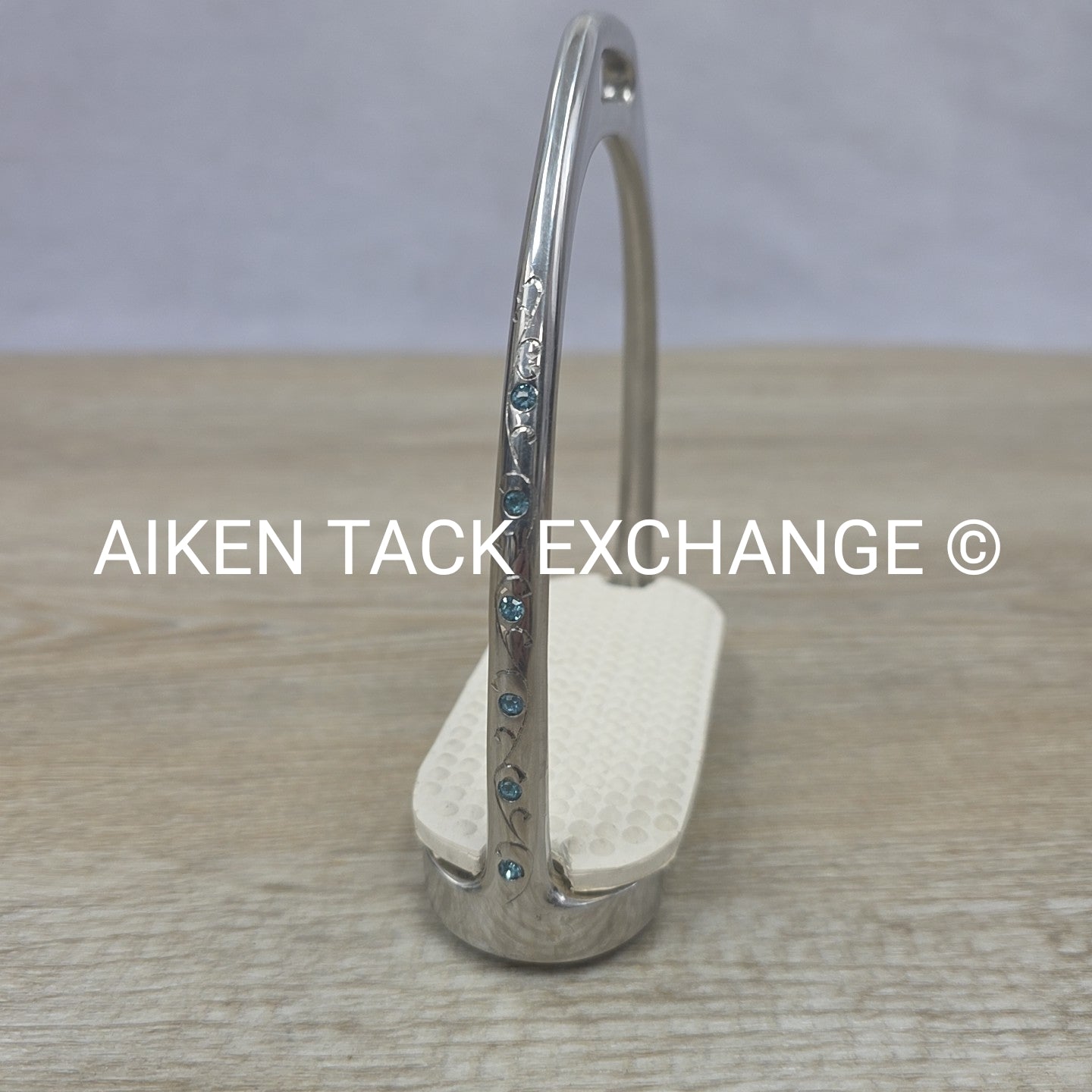 Korsteel Fillis Stirrup Irons with Engraved Crystal Detail, 4.5"
