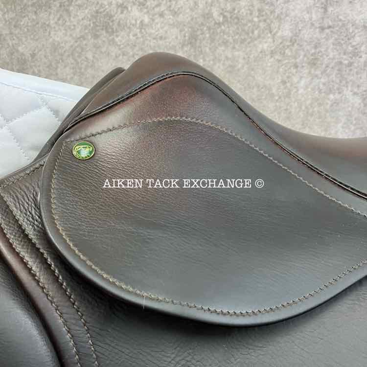 2017 County Solution H/J Close Contact Jump Saddle, 17.5" Seat, Forward Flap, Medium Tree, Wool Flocked Panels