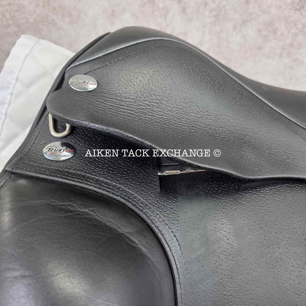 Verhan Trustin Free Shoulder Dressage Saddle, 17.5" Seat, Medium Wide Tree, Wool Flocked Panels