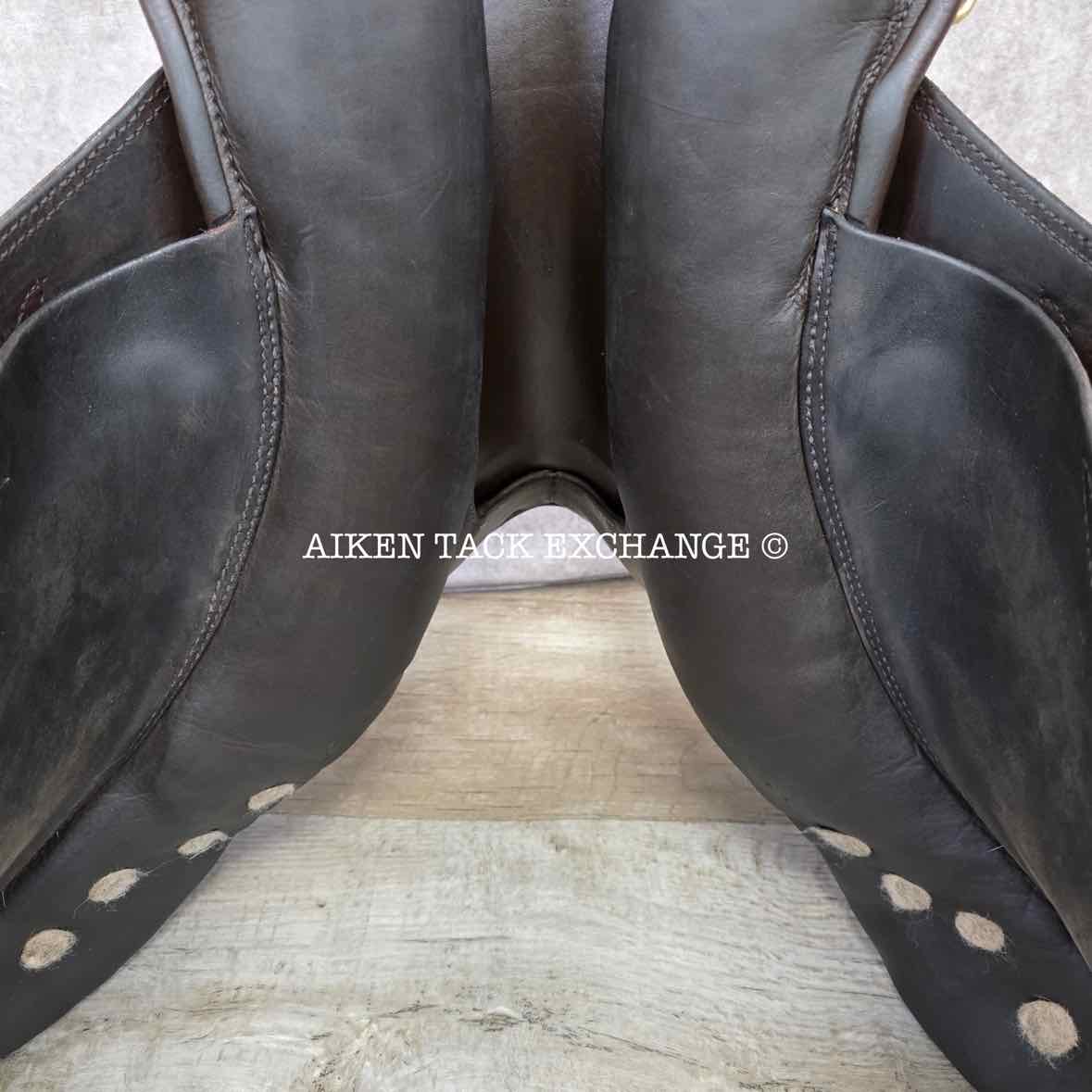 2007 Stubben Roxane Deluxe Jump Saddle, 18.5" Seat, 32cm Tree - Wide Tree, Wool Flocked Panels