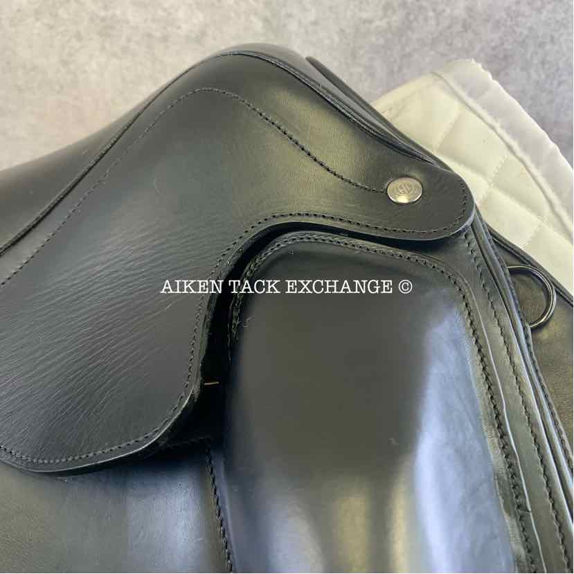 **SOLD** 2021 Arion Monoflap Dressage Saddle, 17" Seat, 1C Flap - Short, Medium Wide/Wide Tree, Foam Panels, Buffalo Leather