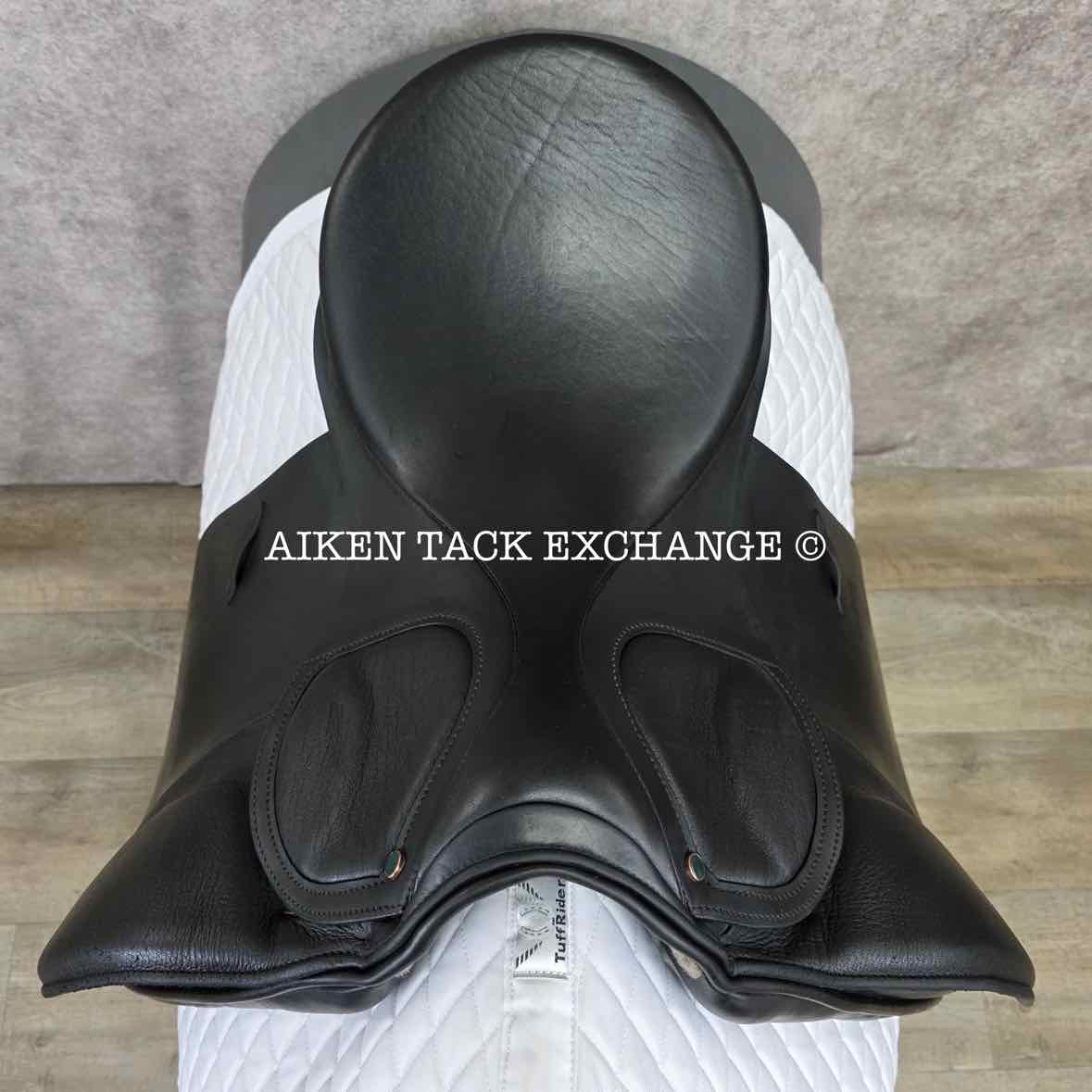 2004 Stubben Scandica DL Dressage Saddle, 17.5" Seat, 32cm Tree - Wide, Wool Flocked Panels