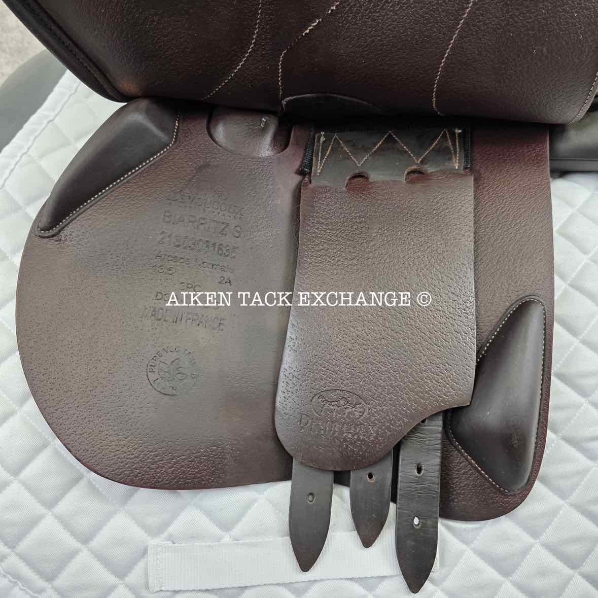 2021 Devoucoux Biarritz S Close Contact Jump Saddle, 16.5" Seat, 2A Flap, M/MW Tree, D3D Panels