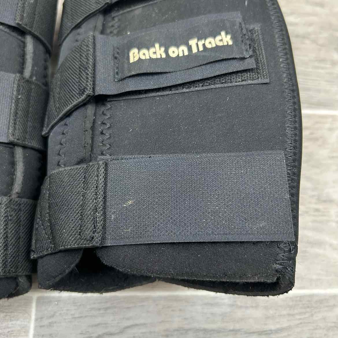 Back on Track Therapeutic Knee Boots, 1 Pair, Size Medium