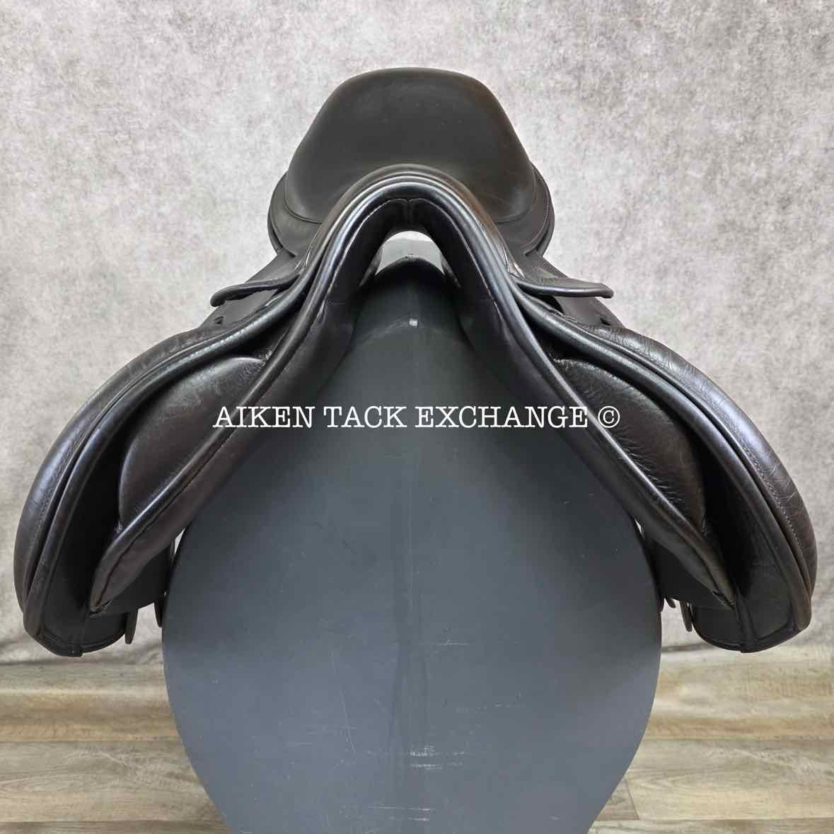 **SOLD** 2010 Black Country Maelstrom Jump Saddle, 17.5" Seat, Medium Tree, Wool Flocked Panels