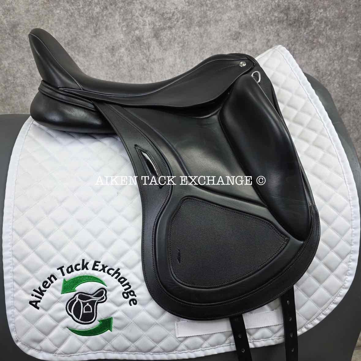 2022 Aviar Rook 2.0 Monoflap Dressage Saddle, 18" Seat, Adjustable Tree, Foam Panels
