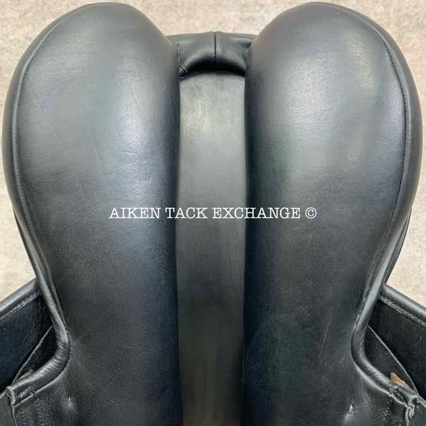 2011 County Innovation Jump Saddle, 17.5" Seat, Forward Flap, Medium Tree, Wool Flocked Skid Row Panels