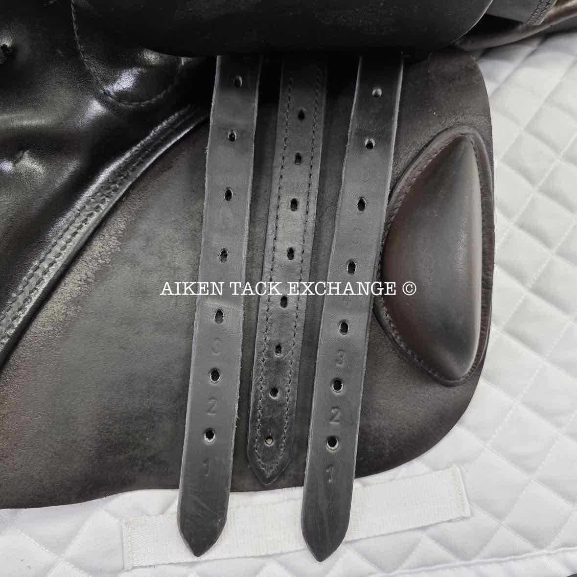 2007 Stubben Roxane Deluxe Jump Saddle, 18.5" Seat, 32cm Tree - Wide Tree, Wool Flocked Panels