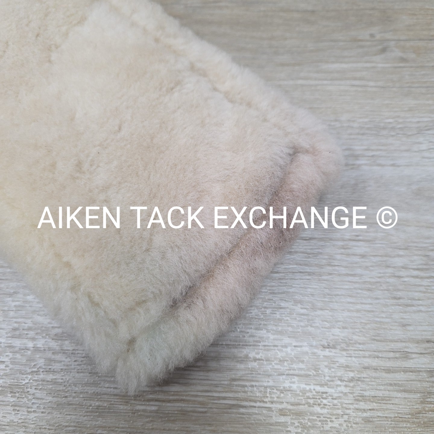 Total Saddle Fit Sheepskin Girth Cover, White, Size Large (28 - 30)